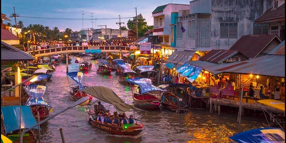 Floating market train market